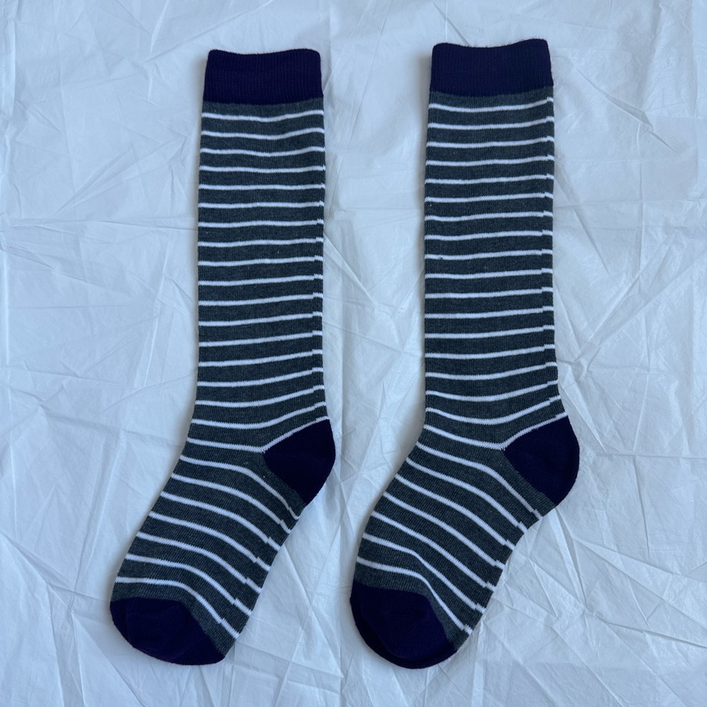 NWOT Striped Grey and White with Purple toe and hill children’s socks;